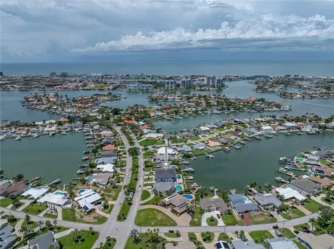 1037 79th Street S St Petersburg FL 33707