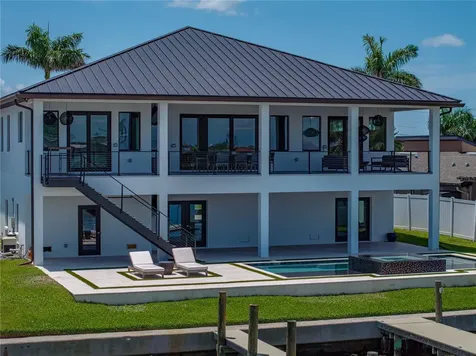 1037 79th Street S St Petersburg FL 33707