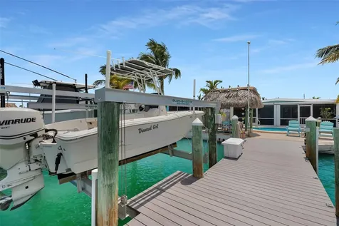 8 Sadowski Causeway Key Colony Beach FL 33051