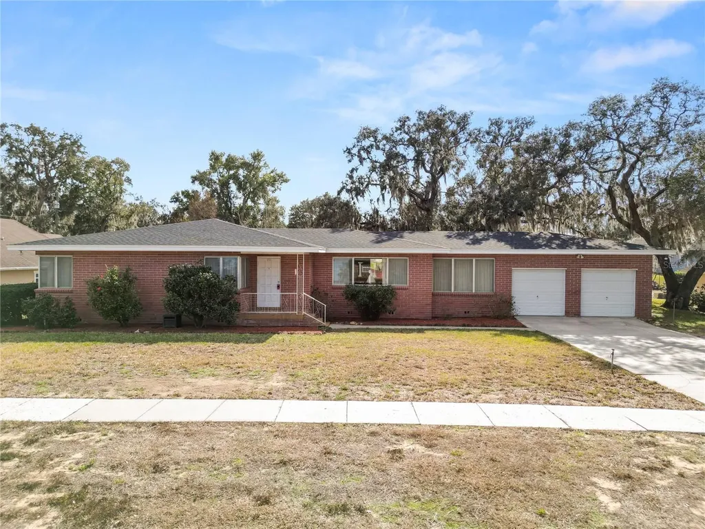 111 E Orange Street Davenport FL 33837