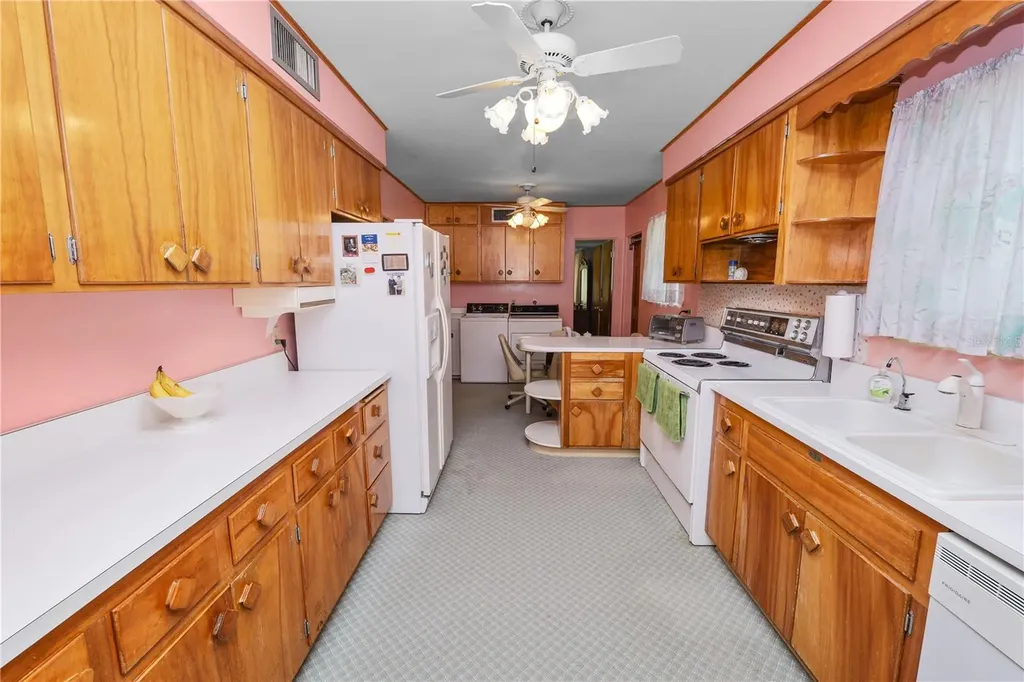 111 E Orange Street Davenport FL 33837