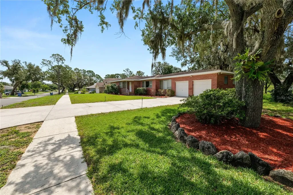 111 E Orange Street Davenport FL 33837