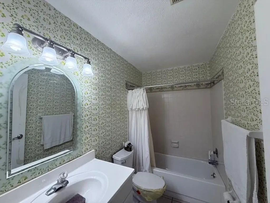 2664 Woodgate Lane Sarasota FL 34231