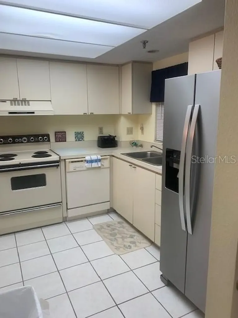 1000 Benjamin Franklin Drive Sarasota FL 34236