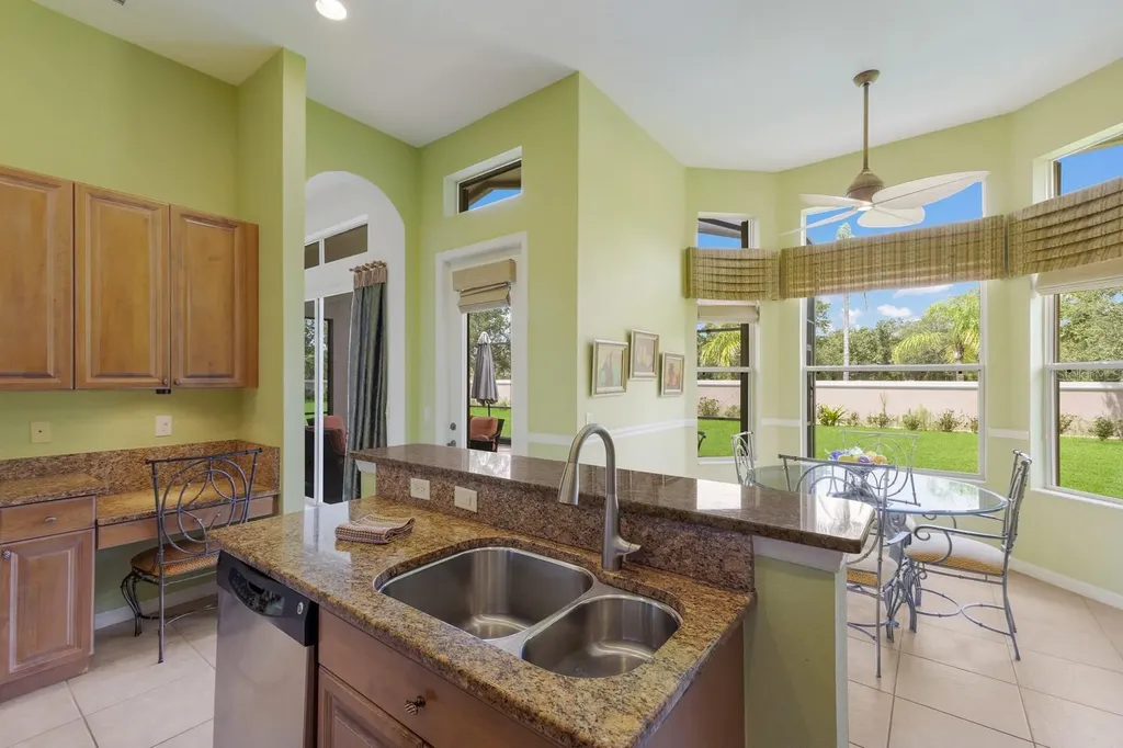 4032 65th Place E Sarasota FL 34243