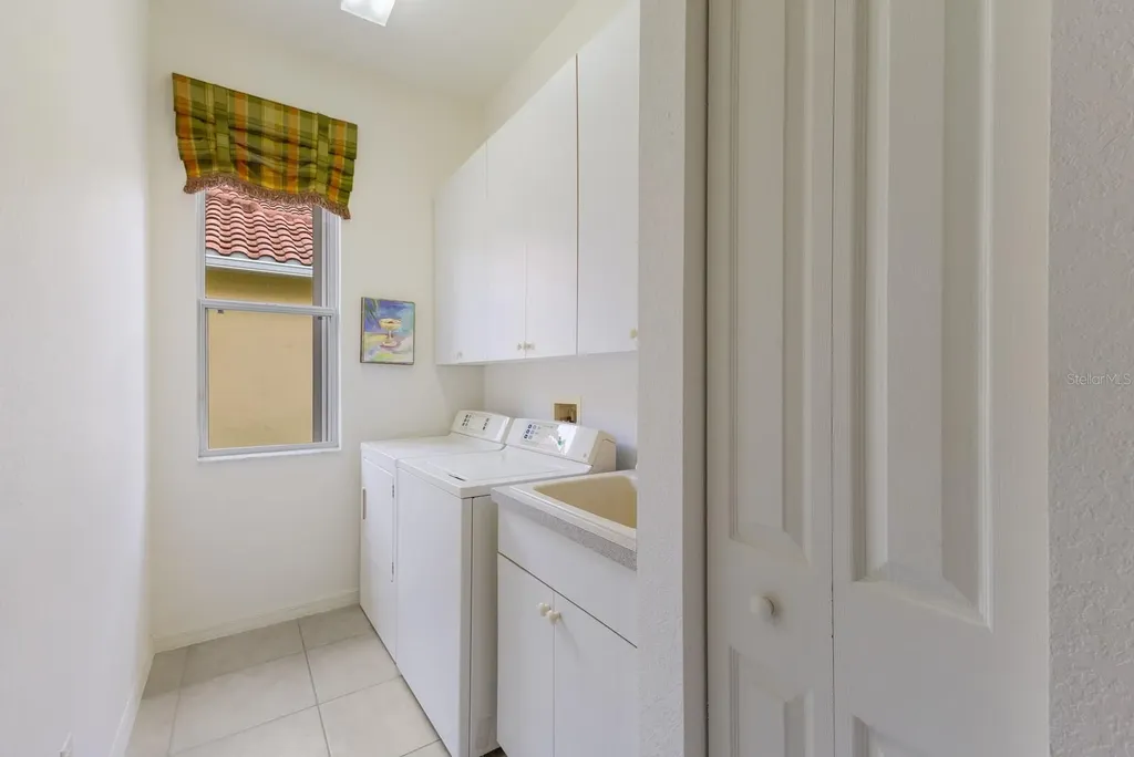 4032 65th Place E Sarasota FL 34243