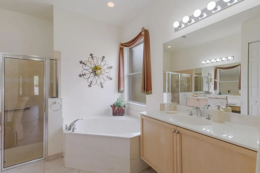 4032 65th Place E Sarasota FL 34243