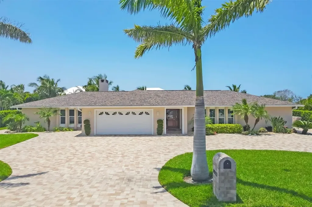 7913 19th Avenue Drive W Bradenton FL 34209