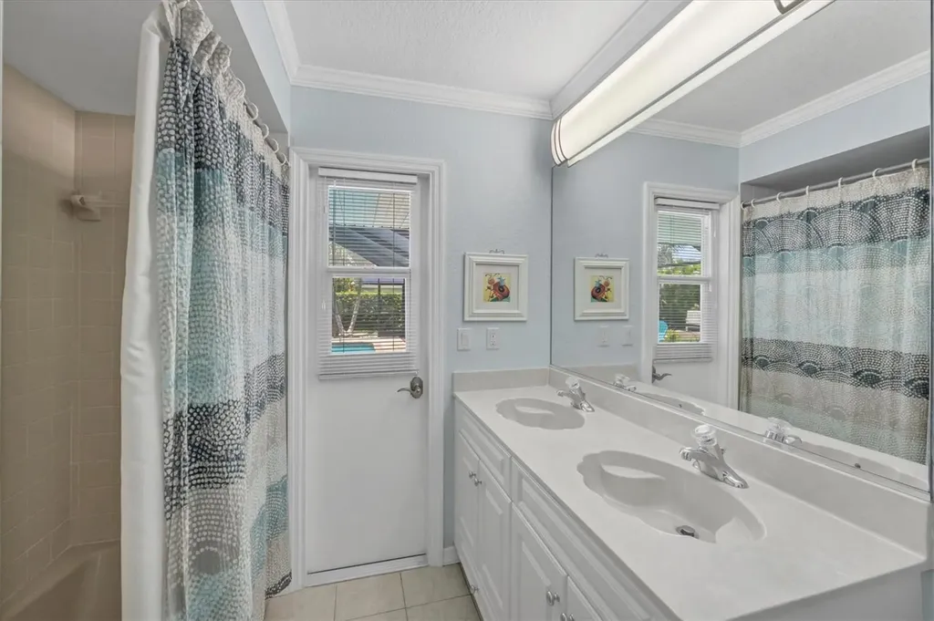 7913 19th Avenue Drive W Bradenton FL 34209