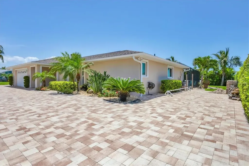 7913 19th Avenue Drive W Bradenton FL 34209