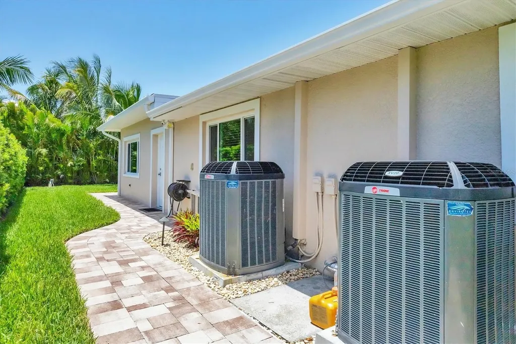 7913 19th Avenue Drive W Bradenton FL 34209