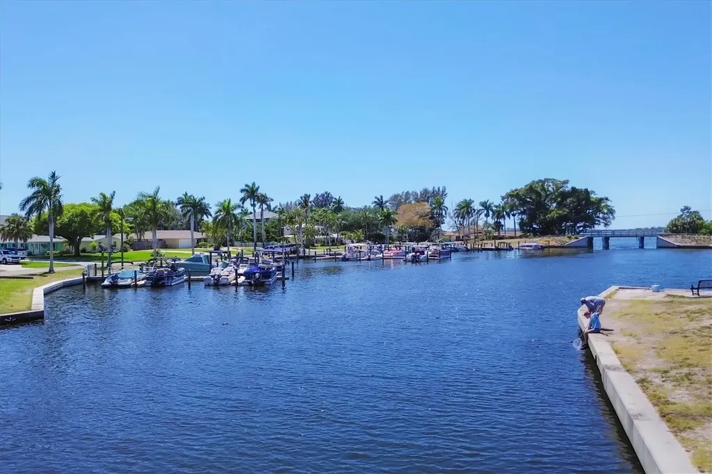 7913 19th Avenue Drive W Bradenton FL 34209