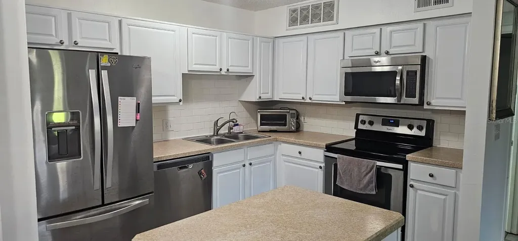 320 Forestway Circle Altamonte Springs FL 32701