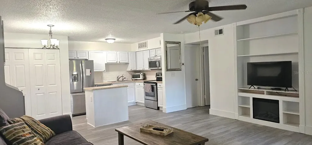 320 Forestway Circle Altamonte Springs FL 32701