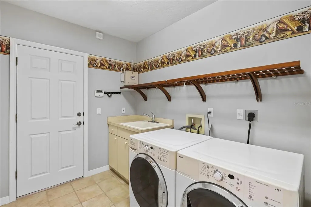 8930 Bloomfield Boulevard Sarasota FL 34238