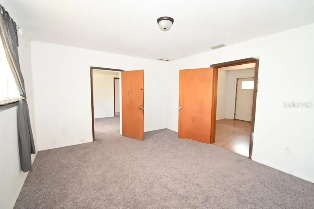 14312 1st Street Dade City FL 33525