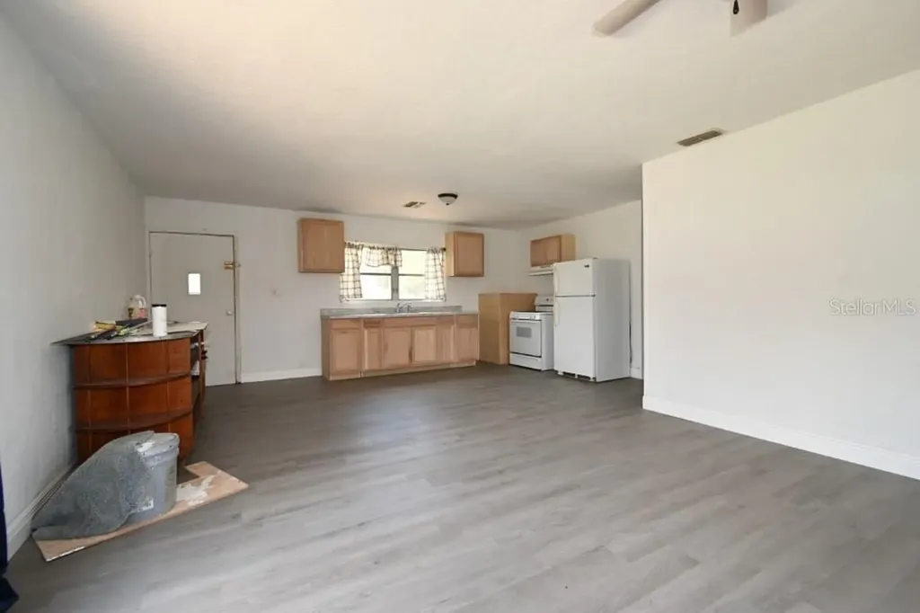 14312 1st Street Dade City FL 33525