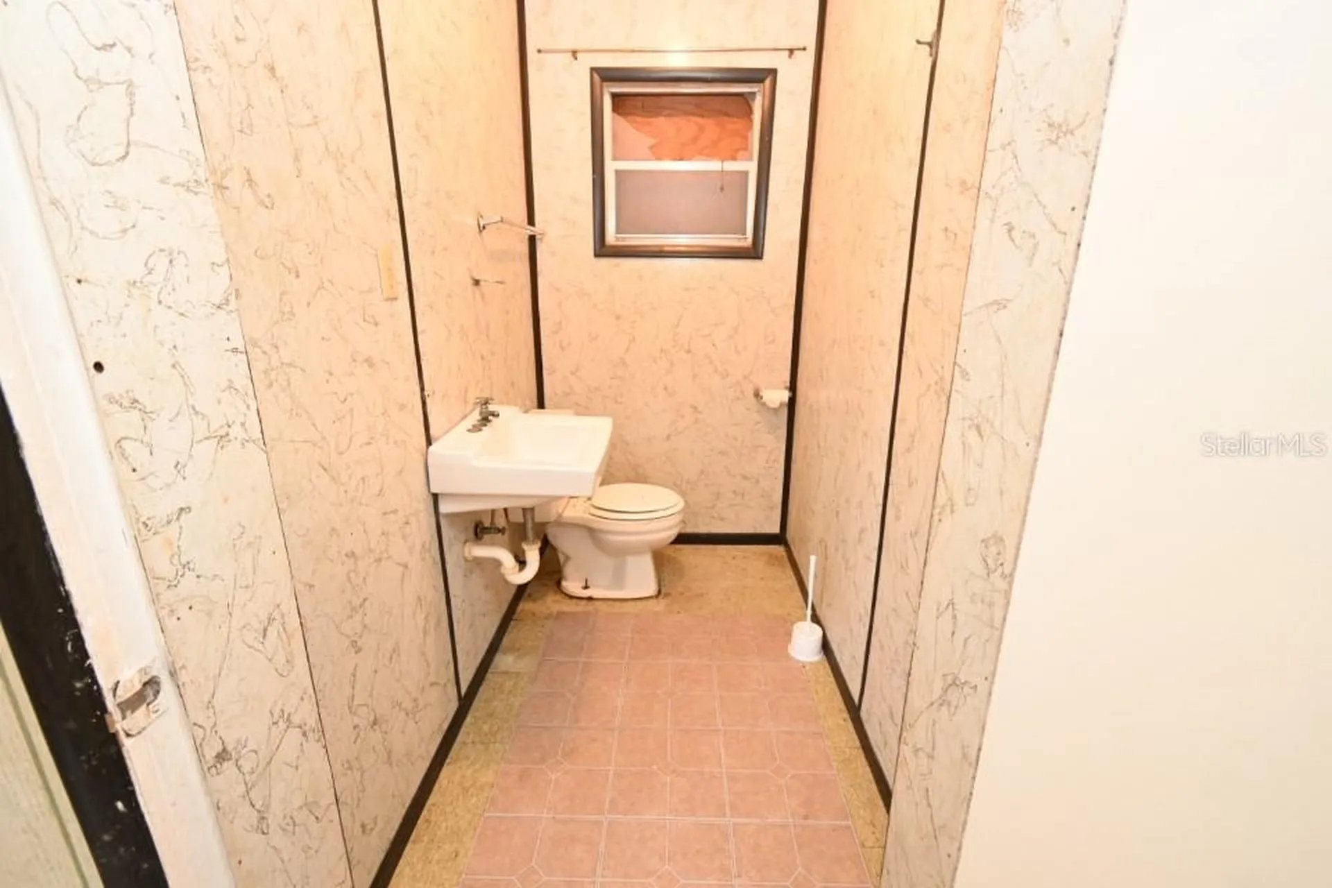 14312 1st Street Dade City FL 33525
