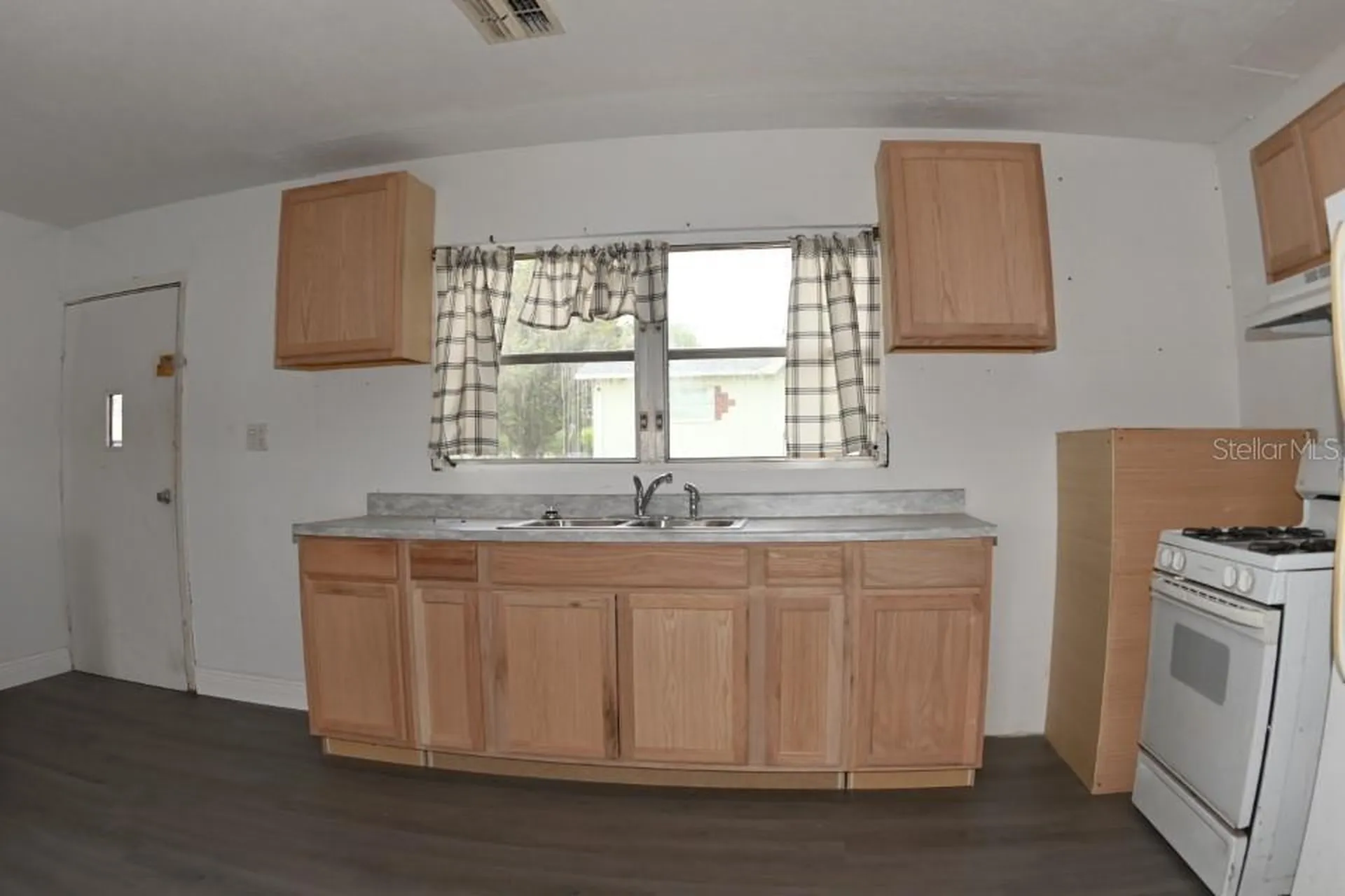 14312 1st Street Dade City FL 33525