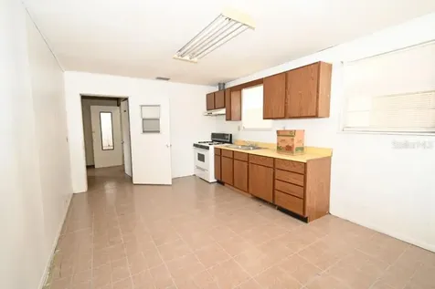 14312 1st Street Dade City FL 33525
