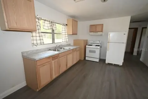 14312 1st Street Dade City FL 33525