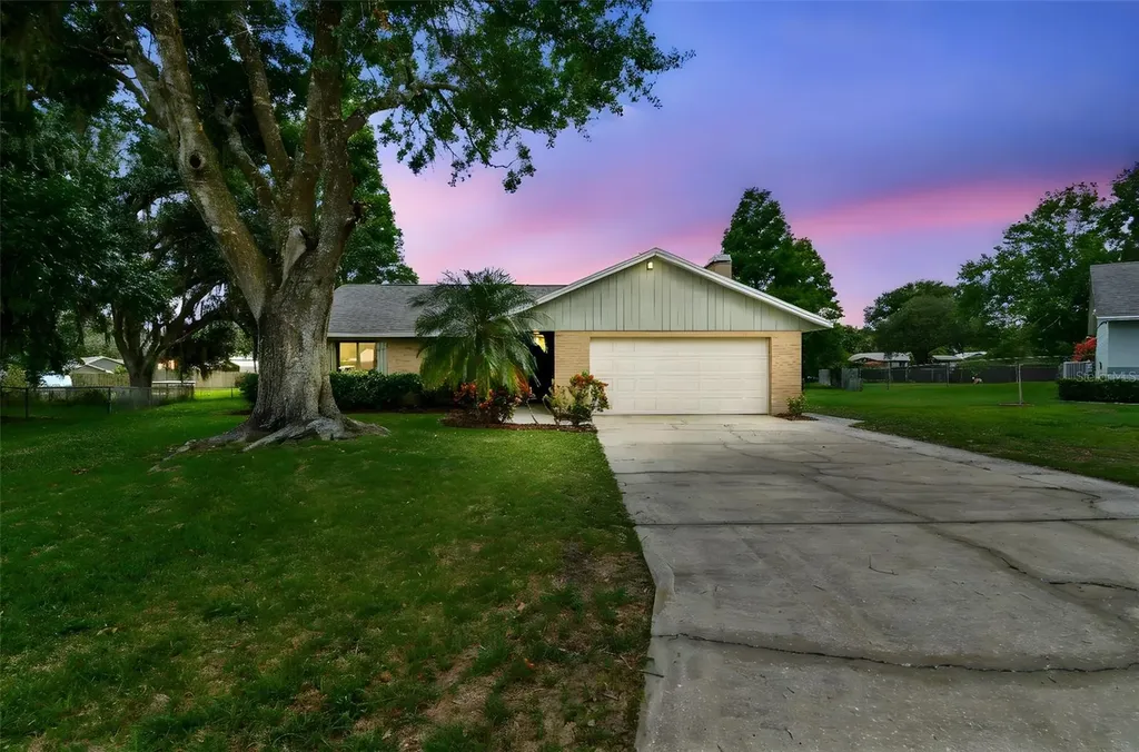 4221 Meadowbend Court Lakeland FL 33811