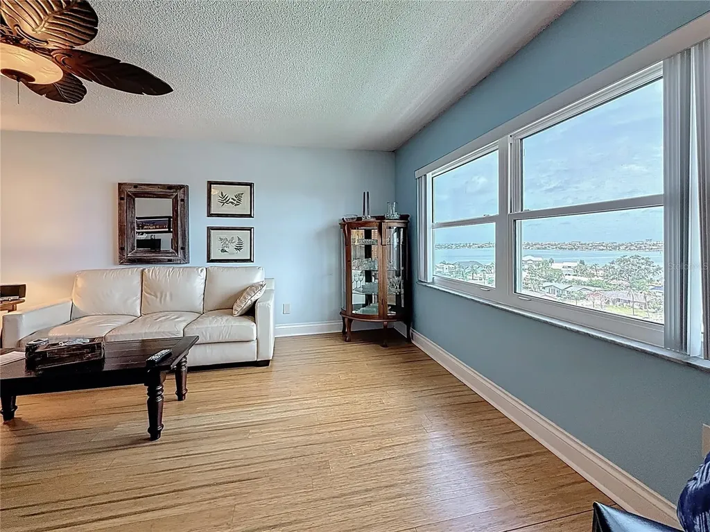4725 Cove Circle St Petersburg FL 33708