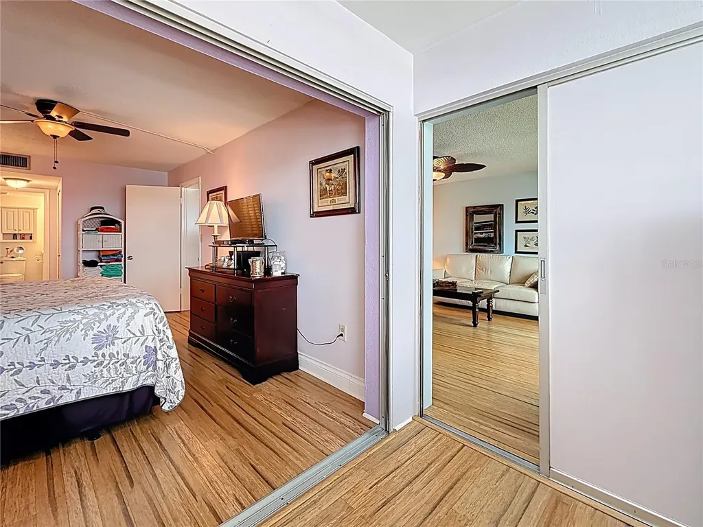 4725 Cove Circle St Petersburg FL 33708