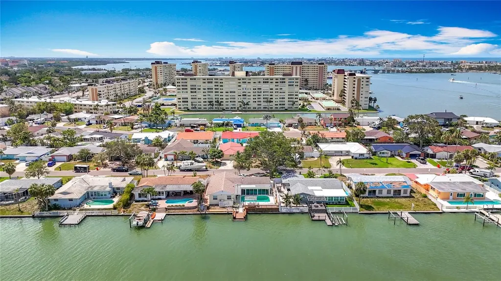 4725 Cove Circle St Petersburg FL 33708