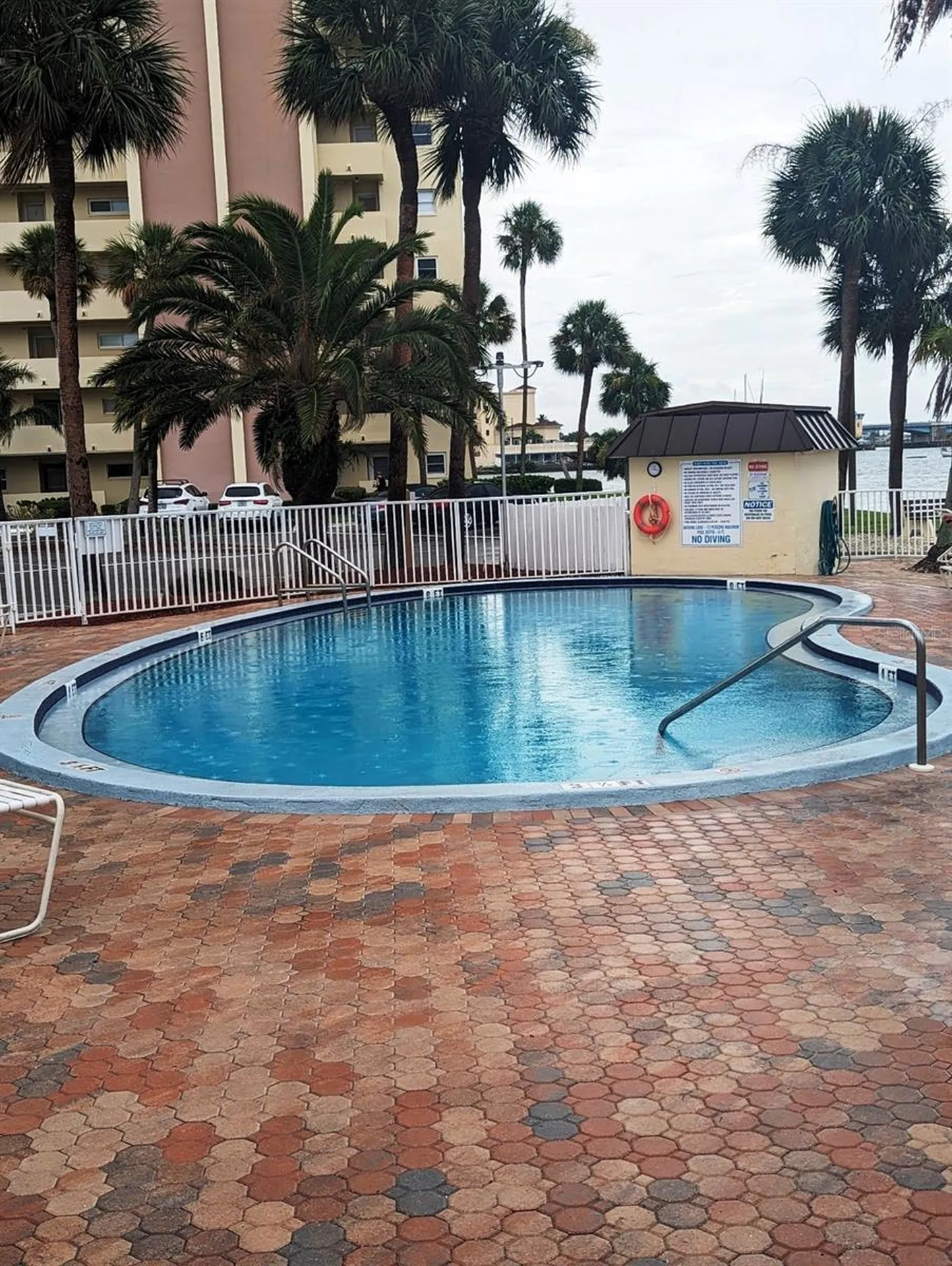 4725 Cove Circle St Petersburg FL 33708