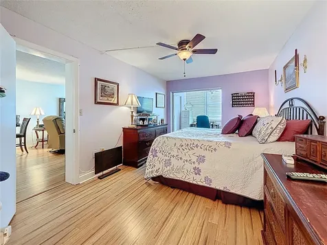 4725 Cove Circle St Petersburg FL 33708