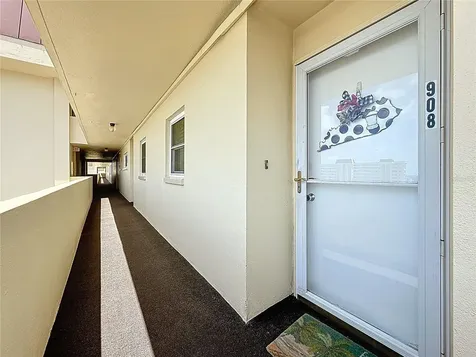 4725 Cove Circle St Petersburg FL 33708