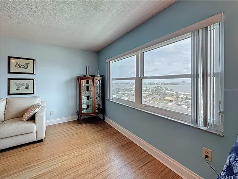 4725 Cove Circle St Petersburg FL 33708