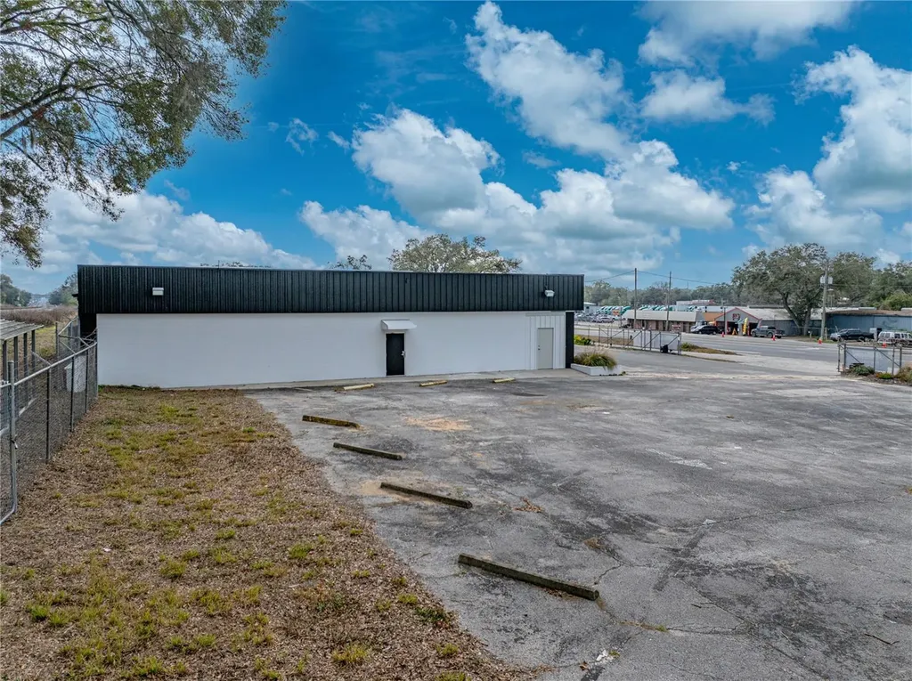 15552 Us Highway 301 Dade City FL 33523