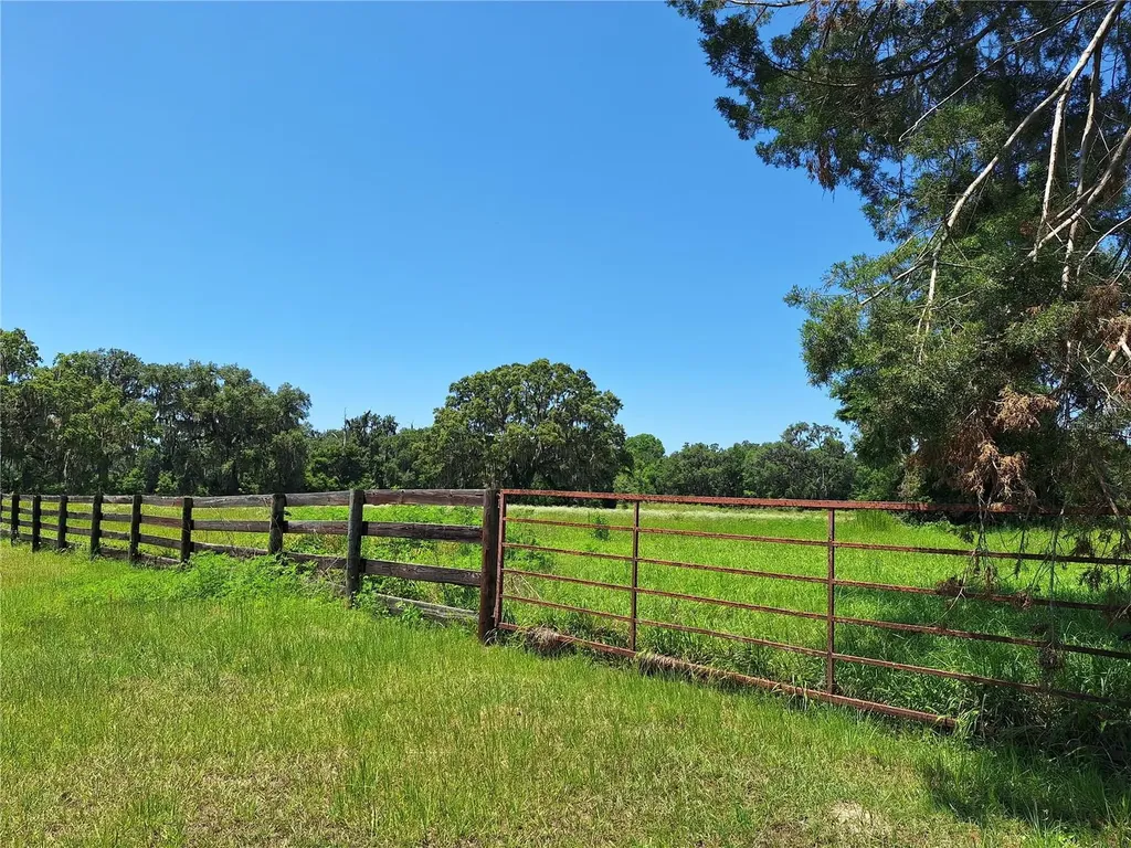 NW 154th Avenue Road #13 Morriston FL 32668