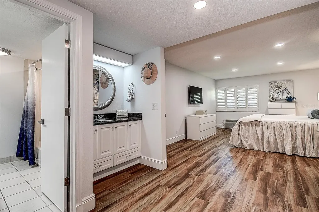 36750 Us 19 N Palm Harbor FL 34684