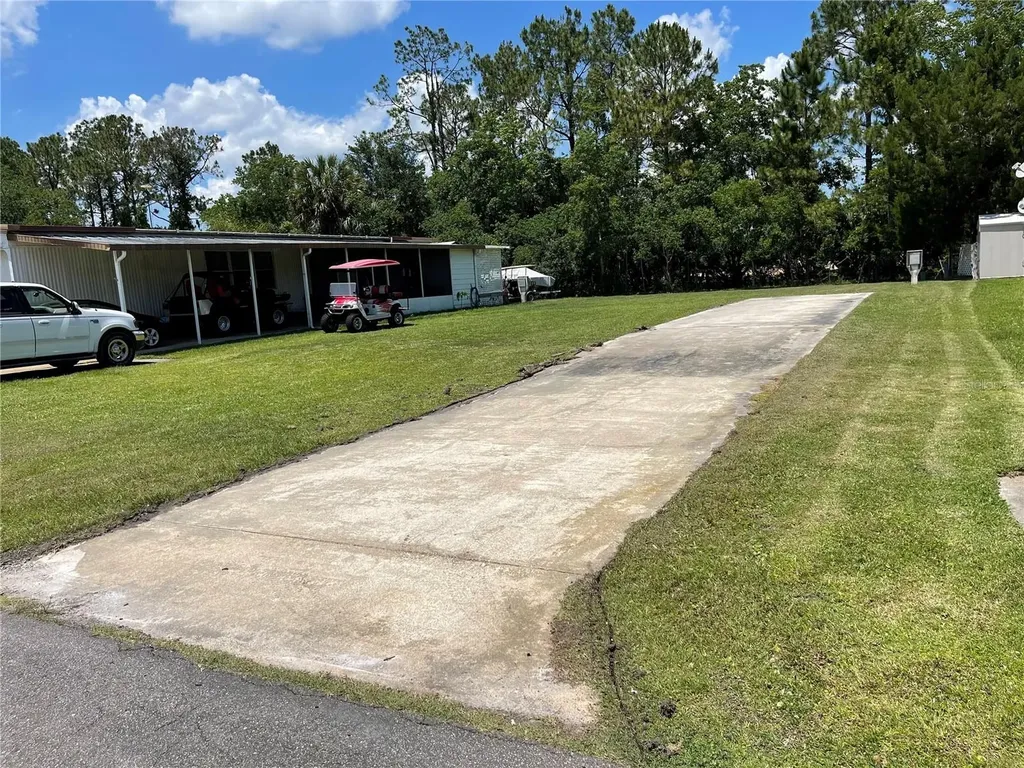 162 Leisure World Drive N Debary FL 32713