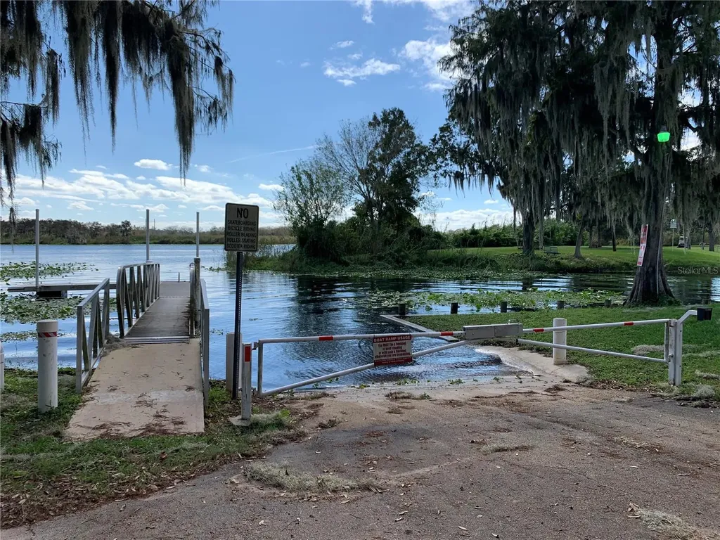 162 Leisure World Drive N Debary FL 32713
