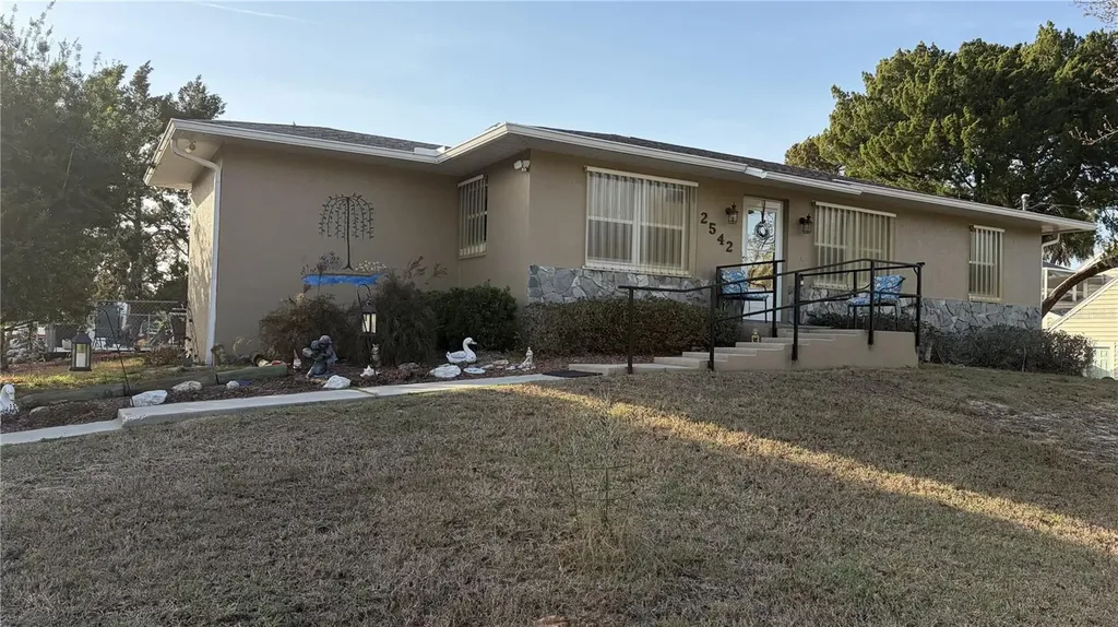 2542 N Regatta Point Crystal River FL 34429