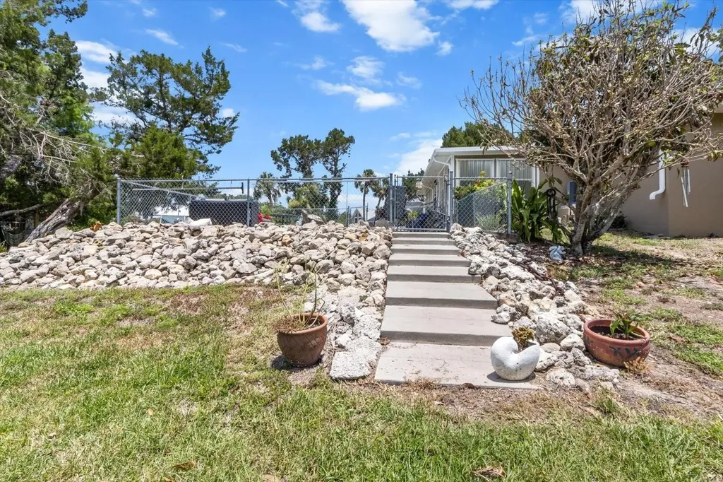 2542 N Regatta Point Crystal River FL 34429