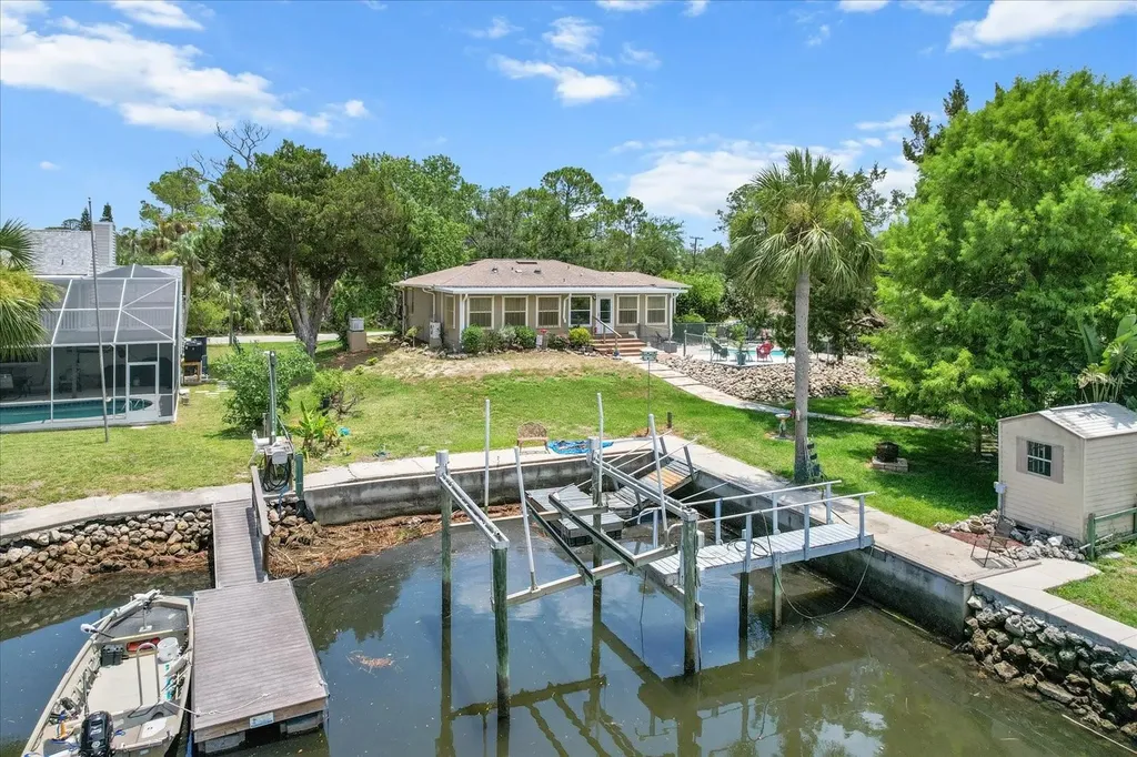 2542 N Regatta Point Crystal River FL 34429