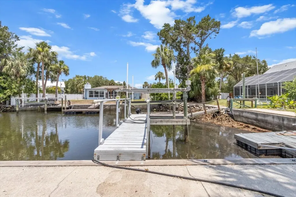 2542 N Regatta Point Crystal River FL 34429