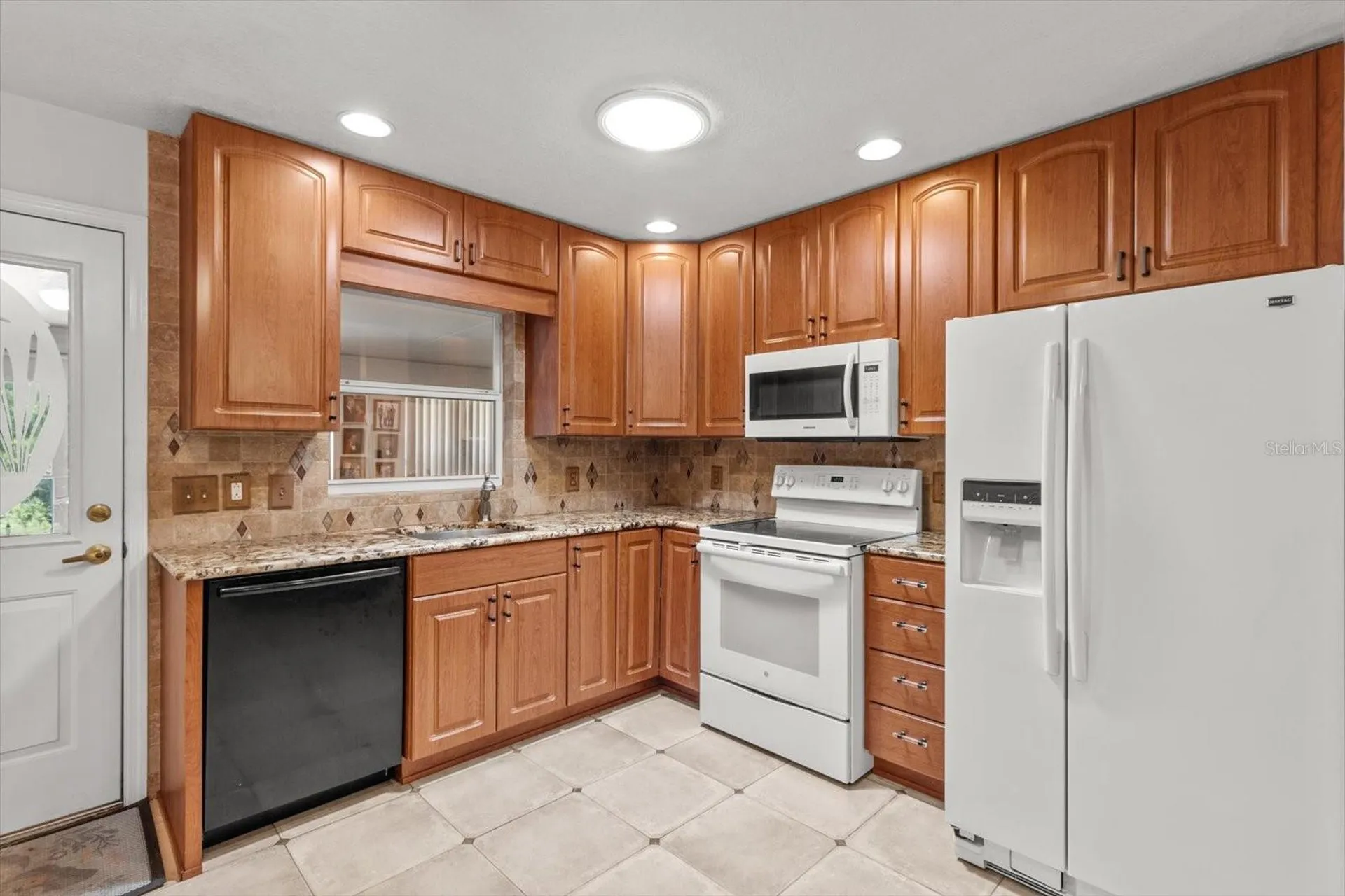 2542 N Regatta Point Crystal River FL 34429