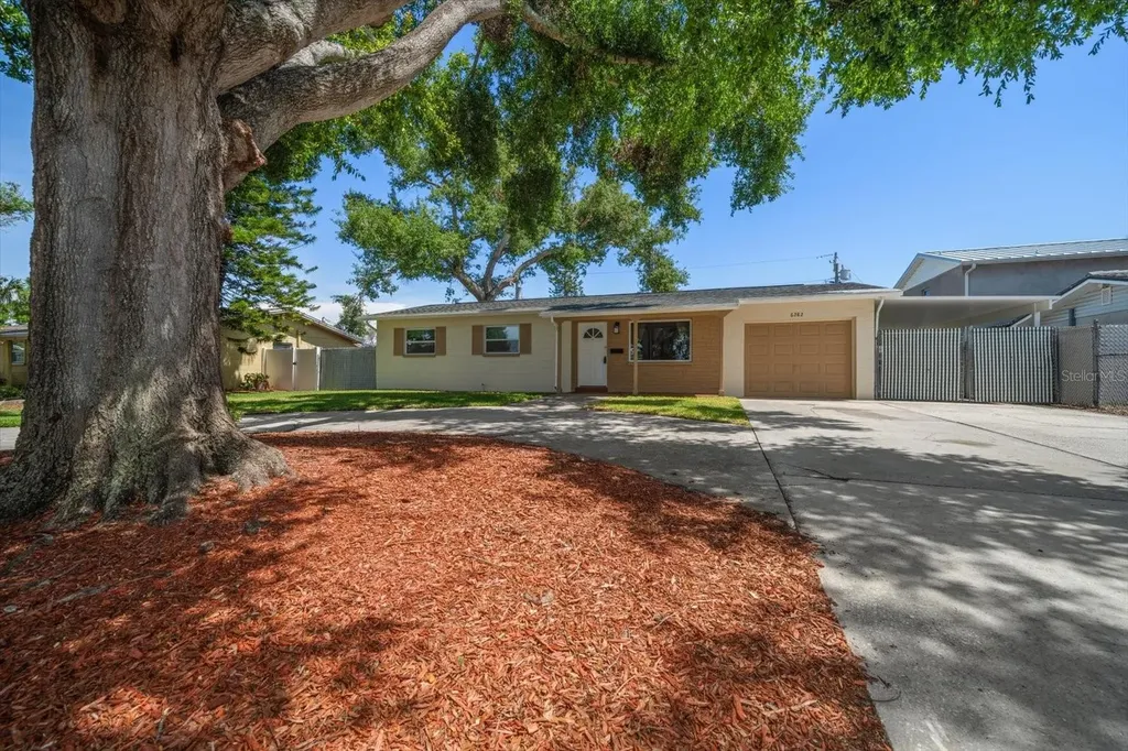 6282 41st Avenue N St Petersburg FL 33709