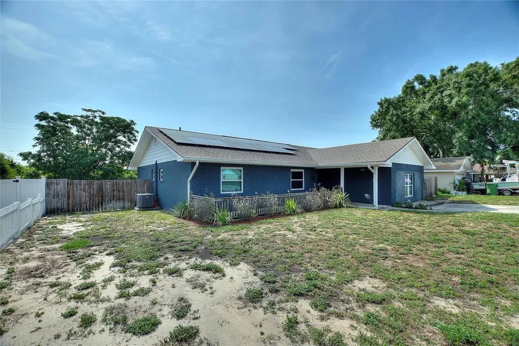 31 Lake Link Circle SE Winter Haven FL 33884