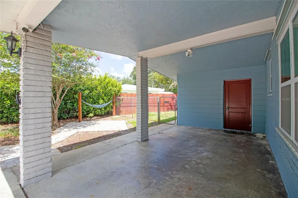 7401 13th Avenue N St Petersburg FL 33710