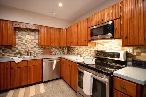 7401 13th Avenue N St Petersburg FL 33710