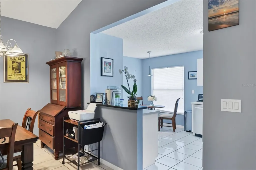 5823 Helen Way Sarasota FL 34243