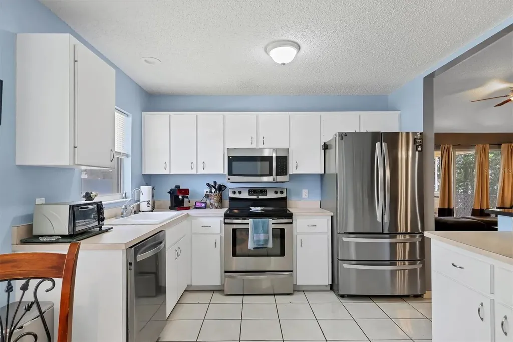 5823 Helen Way Sarasota FL 34243