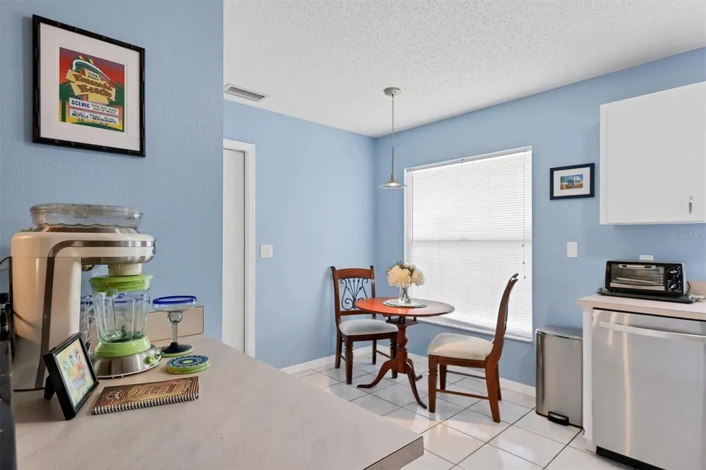 5823 Helen Way Sarasota FL 34243